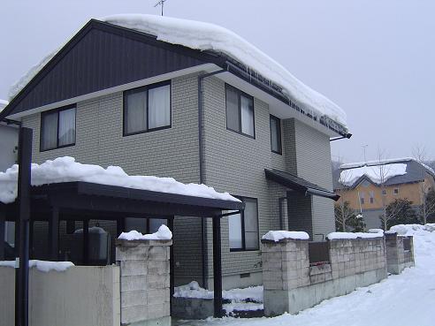 �Ԍɏ�ɁA���Ăɒ��ԃW���C���g������܂��B���܂�ڗ����Ȃ��𕨂ɂȂ��Ă��܂��B